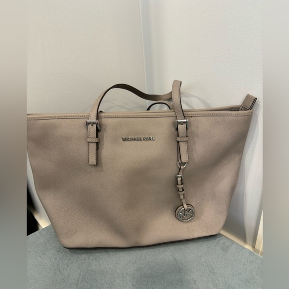 Michael Kors Tote Bag - Picture 5 of 6